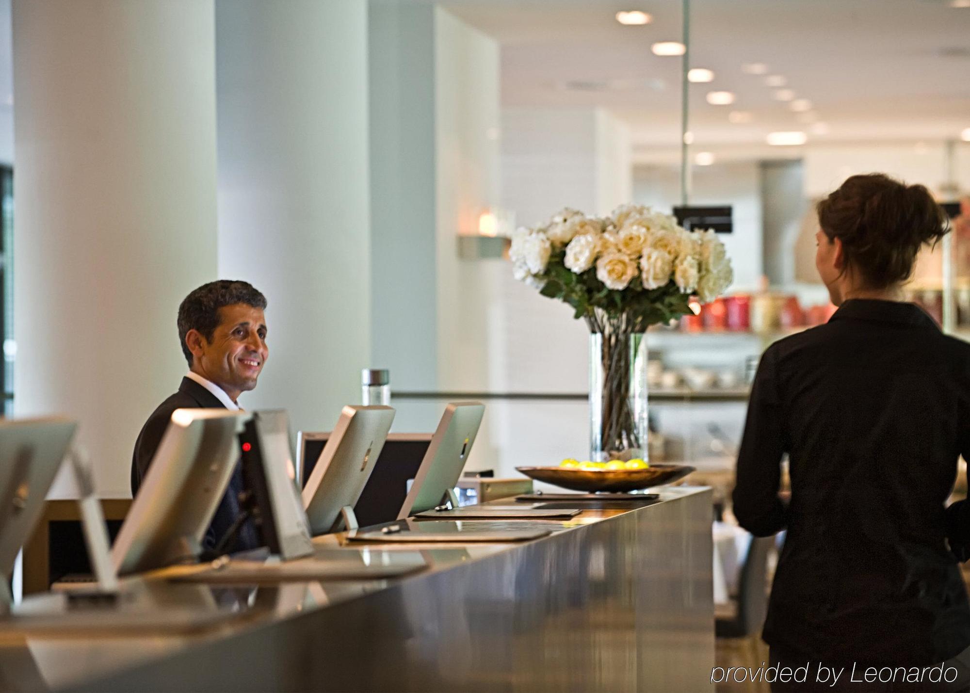 Wyndham Berlin Excelsior Hotel Interior photo